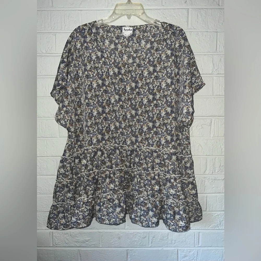 NWOT ARULA Top 2X/3X ⚡️⚡️